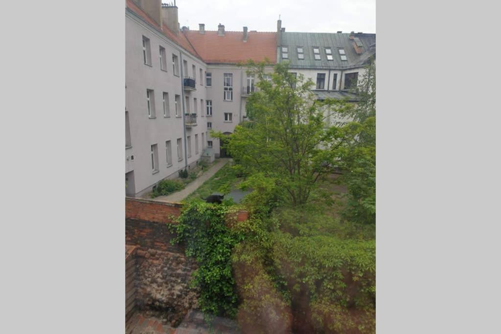 Apartament W Kamienicy Przy Plantach Kaliszki Exteriör bild